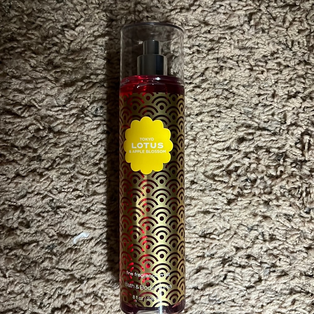 Lotus spray